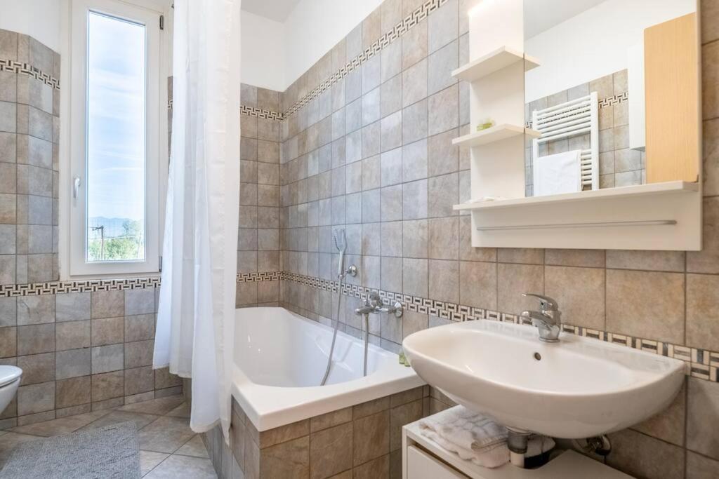 -Villa Emily- Parking, Garden & Wi-Fi Pise Extérieur photo